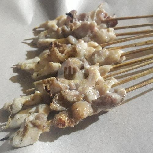 Sate Sapi Asin Pedes menu Sate Asin Pedas Mas Acong, Pandawa
