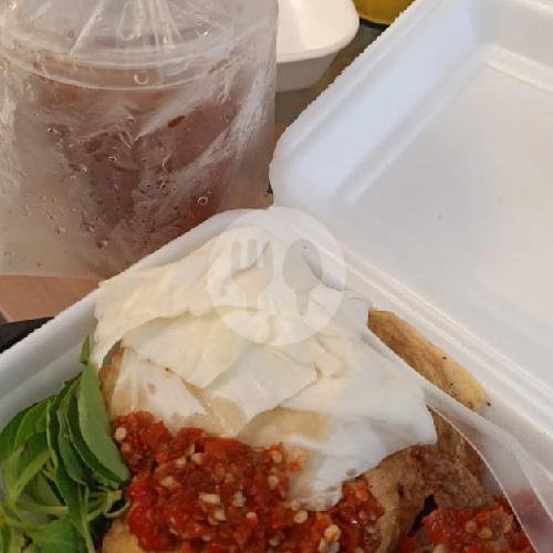 Paket Komplit menu Ayam Penyet Geprek Mama Rasya, Ruslani