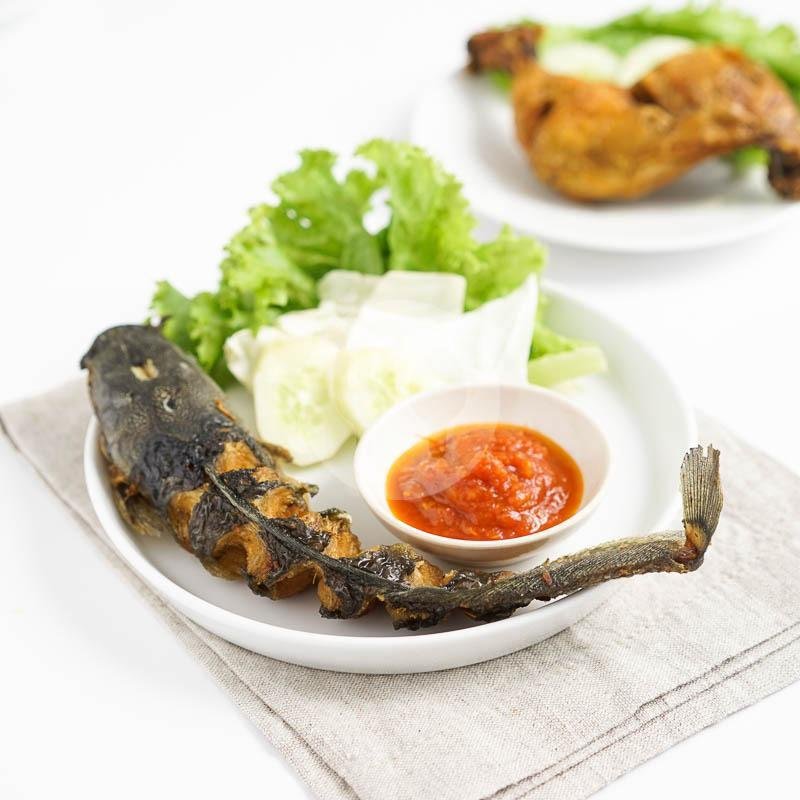 Pecel Ayam menu Pecel Lele Ade, Kalawi