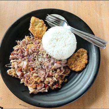 Nasi Geprek Sambal Tomat menu Ropopang Surabaya, Dharmahusada