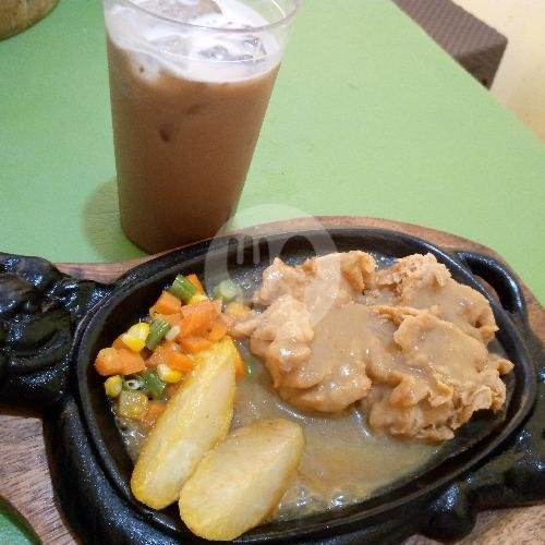Rice Chicken Sambel Korek Tahu Mata Sapi menu Teras 89 Steak & Bebek Goreng