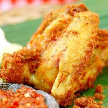 Review Ayam Goreng Tulang Lunak Mbak Titik: Surga Kuliner di Surakarta