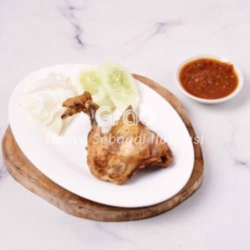 Ayam Goreng Kuning Kampung menu Pecel 57, Cokroaminoto