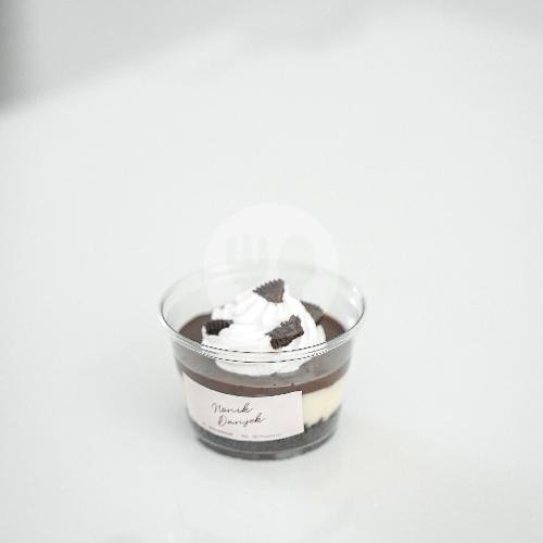 Triple Creamy Choco menu Nonik Danjek Premium Dessert Box, Kasuari