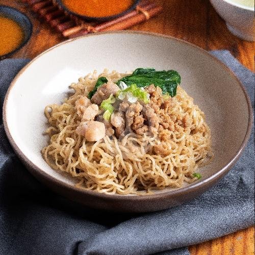 Mie Kecil Chili Oil + Topping Bakso Ikan menu Bakmie Kobet, Taman Ratu