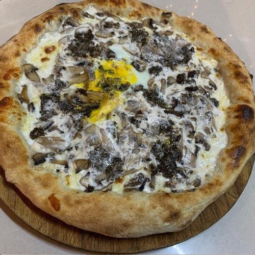 Review Menarik Pizza Aroma Italia 2: Surga Pizza di Gondokusuman