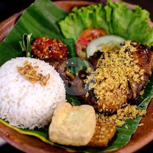 Kelezatan Ayam Bakar & Kremes TIGA SAUDARA: Surga Kuliner di Yogyakarta