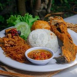 Nasi menu Ayam Penyet Surabaya, Cimahi