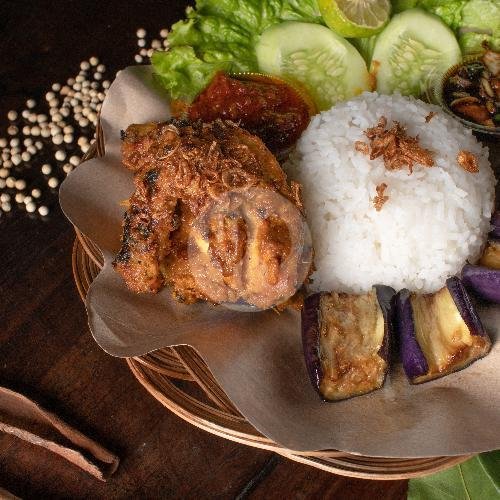 Soto Ayam menu Pecel Lele Mentawai Surf, Ujung Gurun