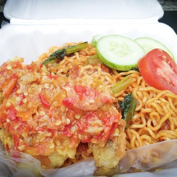 Nasi Ayam Goreng Sambal Ijo menu Mie Sayap Rajalada, Gunung Subang