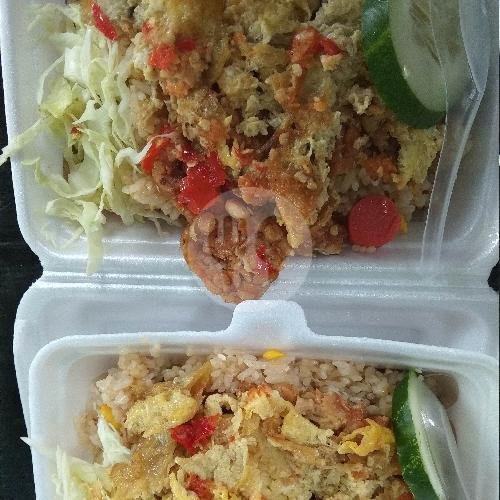 Nasi Goreng Jumbo (telur Campur) Es Teh menu Kedai Umiku, Delanggu
