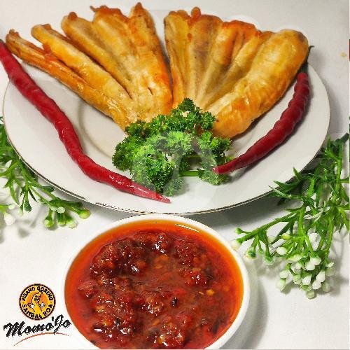 Pisang Goreng Sambal Roa MomoJo: Kenangan Manis dan Kelezatan yang Tak Terlupakan di Jakarta