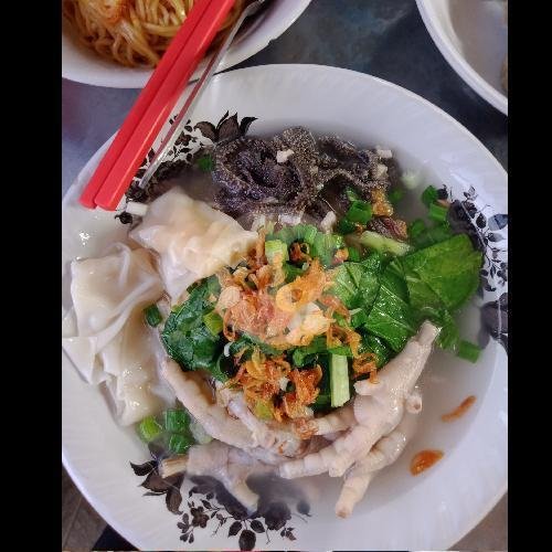 Yamin Manis Spesial menu Baso Garsela, Pasirluyu Barat