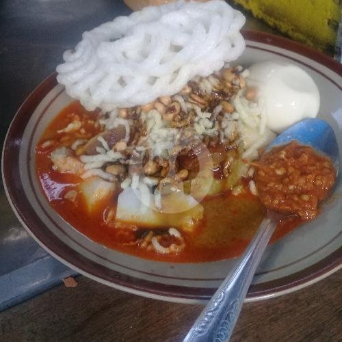 Lontong Kari Kikil Sapi+telor+kerupuk menu Lontonng Kari Mas Fadli