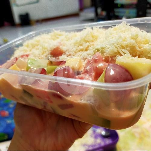Review Menarik Salad Buah Mamah Rani: Tempat Cozy dengan Salad Buah Segar yang Menggoda