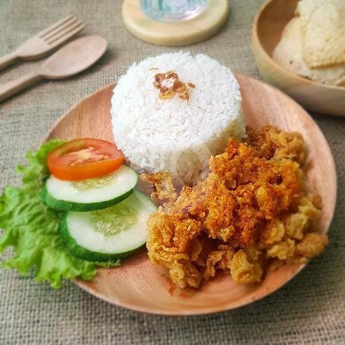 Paket Nasi Goreng + Teh menu Ayam Geprek Waroenk Guspray, Baki