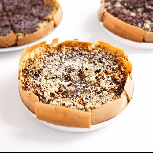 Review Martabak Bangka Bomet: Surga Kuliner Martabak di Mampang Prapatan