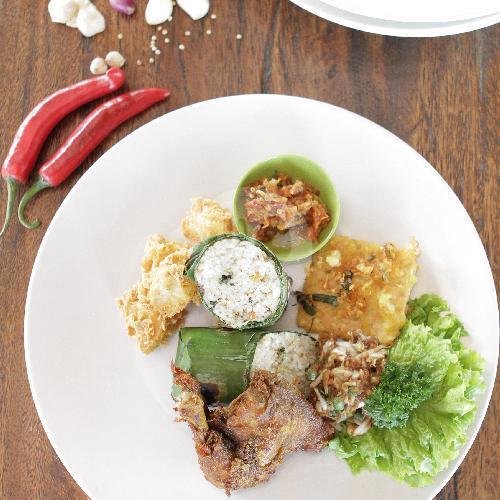 Paket C + Nasi Bakar menu Saung Injuk, Gandasari