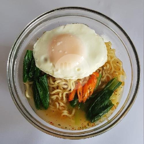 Indomie Kuah + Telor menu Bu Dedi Lotek, Panyileukan