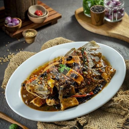 Gurame Goreng Tahu Tausy menu Ikan Bakar Teras Koering Live Seafood