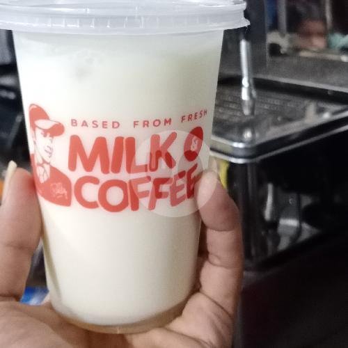 Teh Tarik Panas / Dingin menu Waroenk Soesoe N Koffie Rully, Patrang