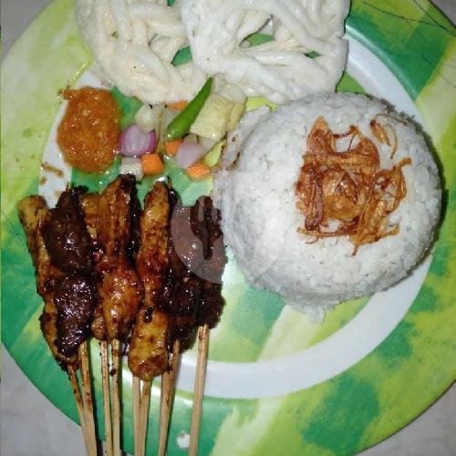 Sate Sapi  10 Tusuk + Nasi/Lontong menu Sate Ayu Mbok Dikem, Kopo Sukdam