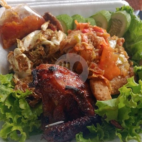 Ayam Penyet Sambel Kemangi menu Ayam Goreng M. Andri, Babakan Jeruk