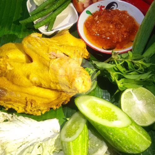 Lalapan Bebek Goreng menu Oemah 66, Blimbing