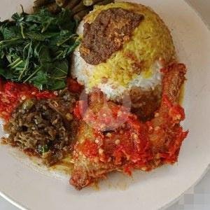 Nasi rendang Limpa Komplit menu Rumah Makan Padang Kurnia Saiyo, Mayor SL Tobing