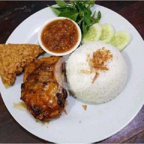 Pahe Ayam Bakar menu Pondok La-bia, Kebonmanis