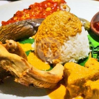 Nasi Ikan Tongkol Balado Sambal Dan Sayuran menu RM Padang Pesona Minang, Ciwastra