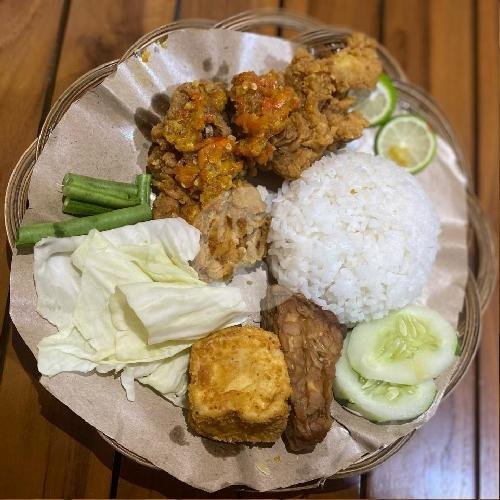 Soto Lamongan Dan Ayam Penyet Cak Jum: Surga Kuliner Murah di Kartasura