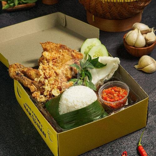 Nasi Box Ayam +Tahu + Tempe menu Ayam Goreng Kremes Nak Nan, Nogososro