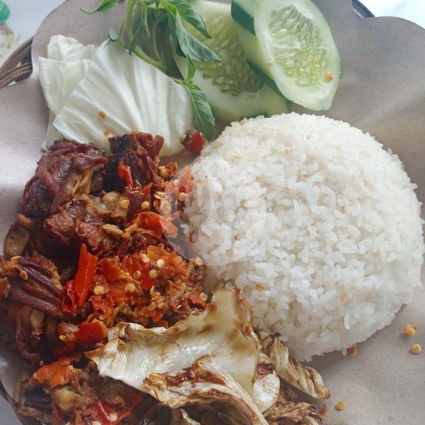 Nasi + Ati + Kobis menu Penyetan Mas Kobis, Argulo