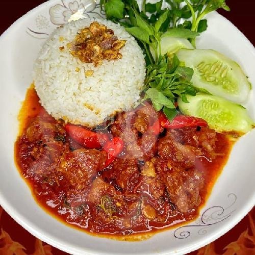 Nasi Telur Dadar Serundeng Brekele menu Kikil Pedas Mbledos, Rumah Pojokan