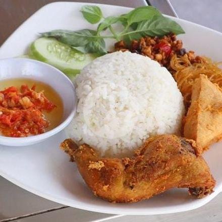 Paket Nila Penyet menu Mie Mandjoer, Sukabumi