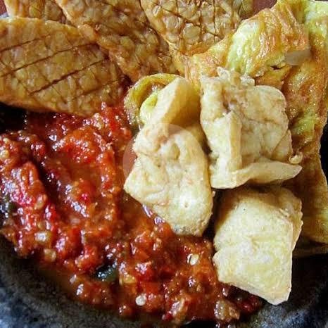 Nasi Putih menu Iwak Kalen Dewahoya Sentolo, Selatan Pengadaian