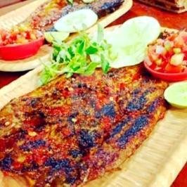 Krapu Jemur Goreng menu Ikan Bakar Makassar Losari, Baki