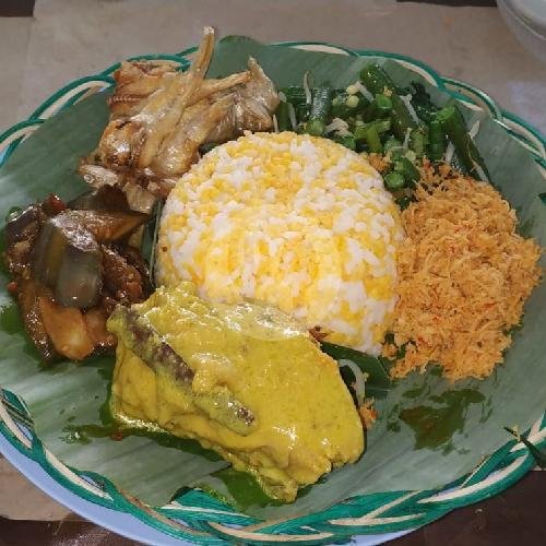 Ketupat Sayur Ayam menu Catering Bu Naning