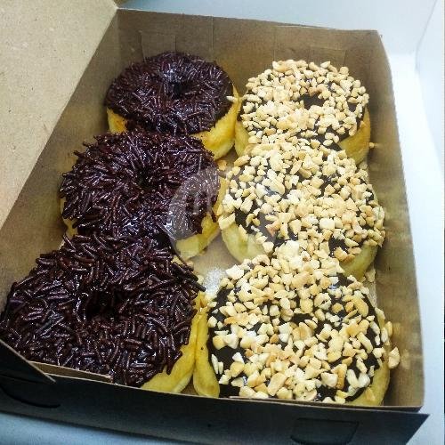 Donat Mini Keju Tabur  ,Coklat Meses menu Donat Qnatha, Leuwianyar