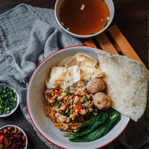 Bakmie Ayam Casiu Madu + Bakso Reguler menu Bakmie papi