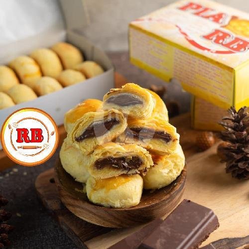 Pia Kacang Hijau isi 10 menu Pia RB, Stasiun Raya