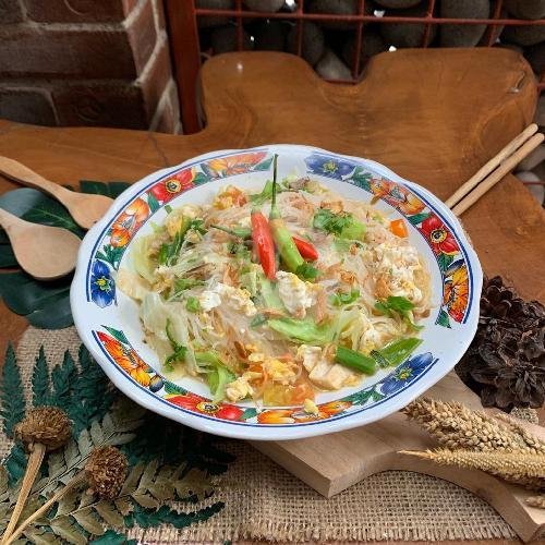 Bihun Goreng Ayam Kampung menu Bakmie Djowo 81, Cilengkrang