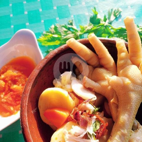 Sop Ayam + Ceker menu Soto dan Sop Ayam Bu Genduk, Pringgan