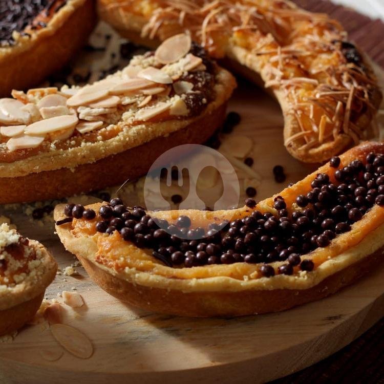 Pie susu New 1 - Snack Box menu Pie Pisang Nadine Wibowo, KH Mas Mansyur