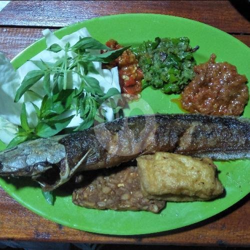 Lele Bakar menu Pecel Lele MBS, Muntilan