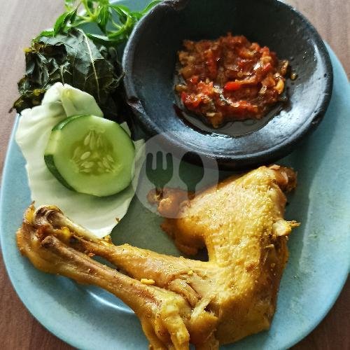 Paha Bebek menu Bebek dan Ayam Goreng Rizky Mbak Tatik