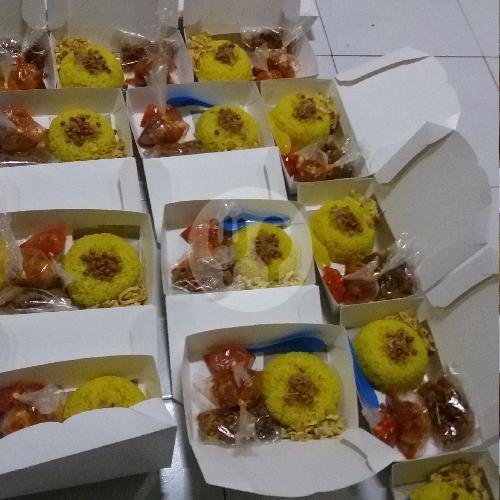 Nasi Kuning Abon Ayam menu Lontong Kari Sapi & Nasi Kuning Rayi Raka, Encep Kartawiria