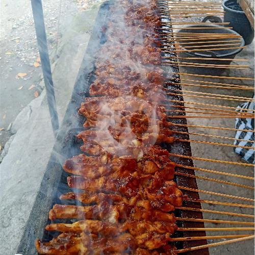 40 Biji Sate Ayam menu Sate Ayam Madura Cak Asmat, Laweyan