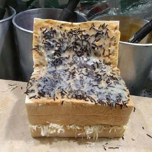 Roti Kasino,   Keju 1/2 Kacang Coklat menu Roti Bakar Halteu Dua - Margahayu Kopo